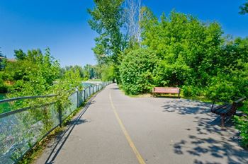 Scenic pathways close by